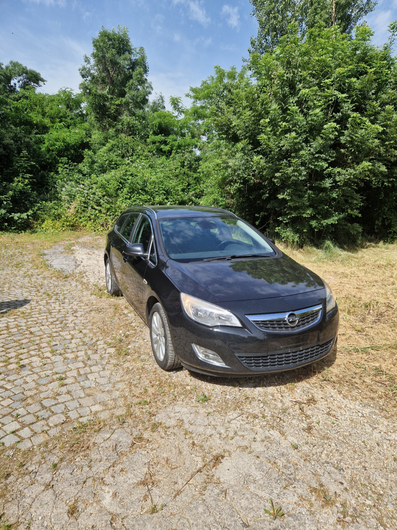Opel Astra SPORT 1.4 140кс., снимка 1 - Автомобили и джипове - 46168242