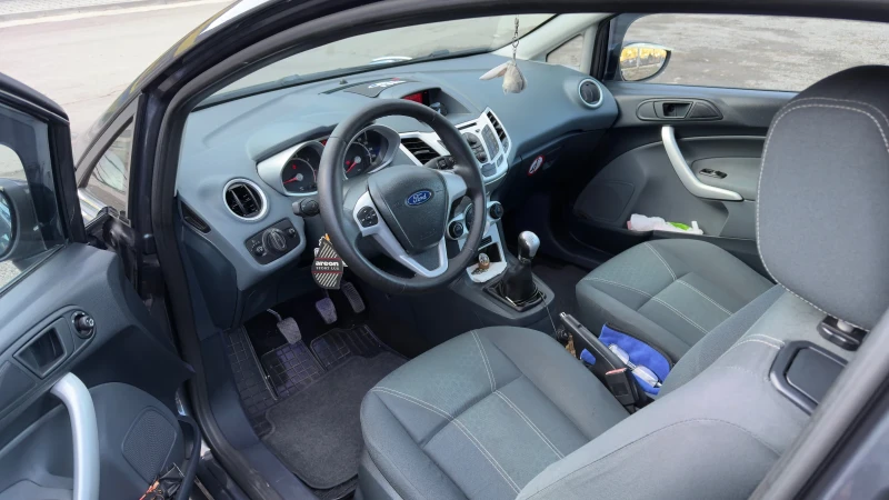 Ford Fiesta 1.2i, снимка 6 - Автомобили и джипове - 48826679