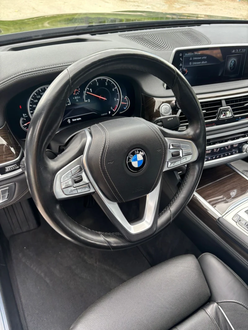 BMW 750 CarbonCore xDrive HUD, снимка 9 - Автомобили и джипове - 51794354
