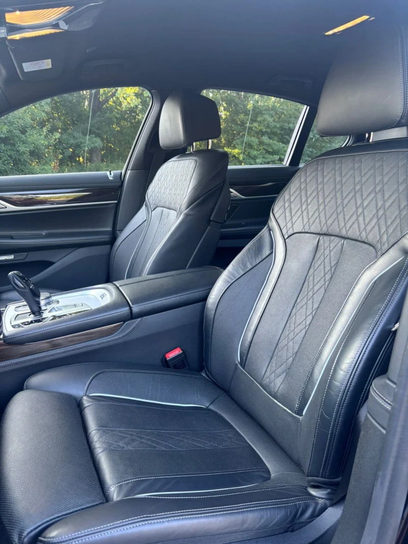 BMW 750 CarbonCore xDrive HUD, снимка 15 - Автомобили и джипове - 51794354