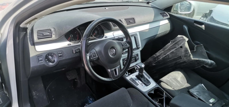 VW Passat 1.8, снимка 5 - Автомобили и джипове - 51179374