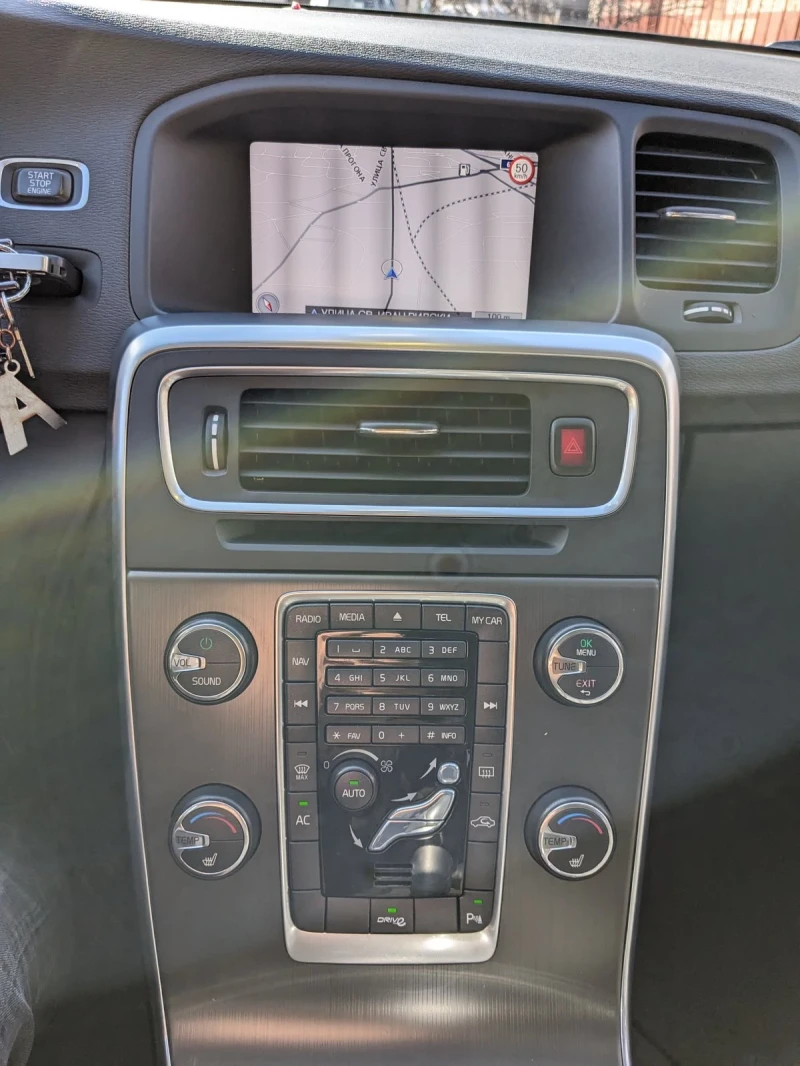 Volvo V40 Коледна промоция, снимка 9 - Автомобили и джипове - 52664281