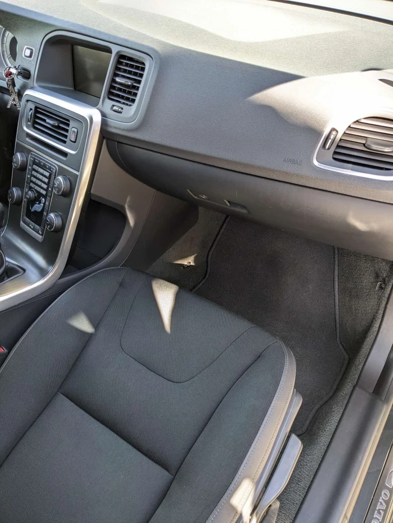 Volvo V40 Коледна промоция, снимка 6 - Автомобили и джипове - 52664281