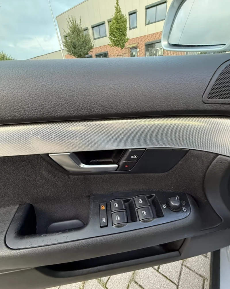 Audi A4 2.7 TDI, снимка 7 - Автомобили и джипове - 52787730