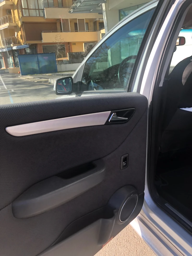 Mercedes-Benz B 180, снимка 10 - Автомобили и джипове - 52817358