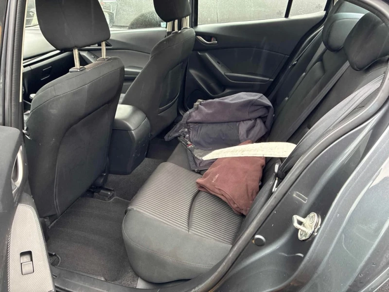 Mazda 3 * GS SKY * CARFAX * БЕЗ ПЪРВОНАЧАЛНА ВНОСКА, снимка 14 - Автомобили и джипове - 53128305