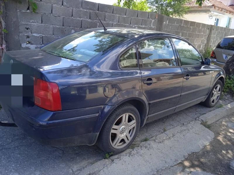 VW Passat 2.5TDI Sedan , снимка 1 - Автомобили и джипове - 42026711