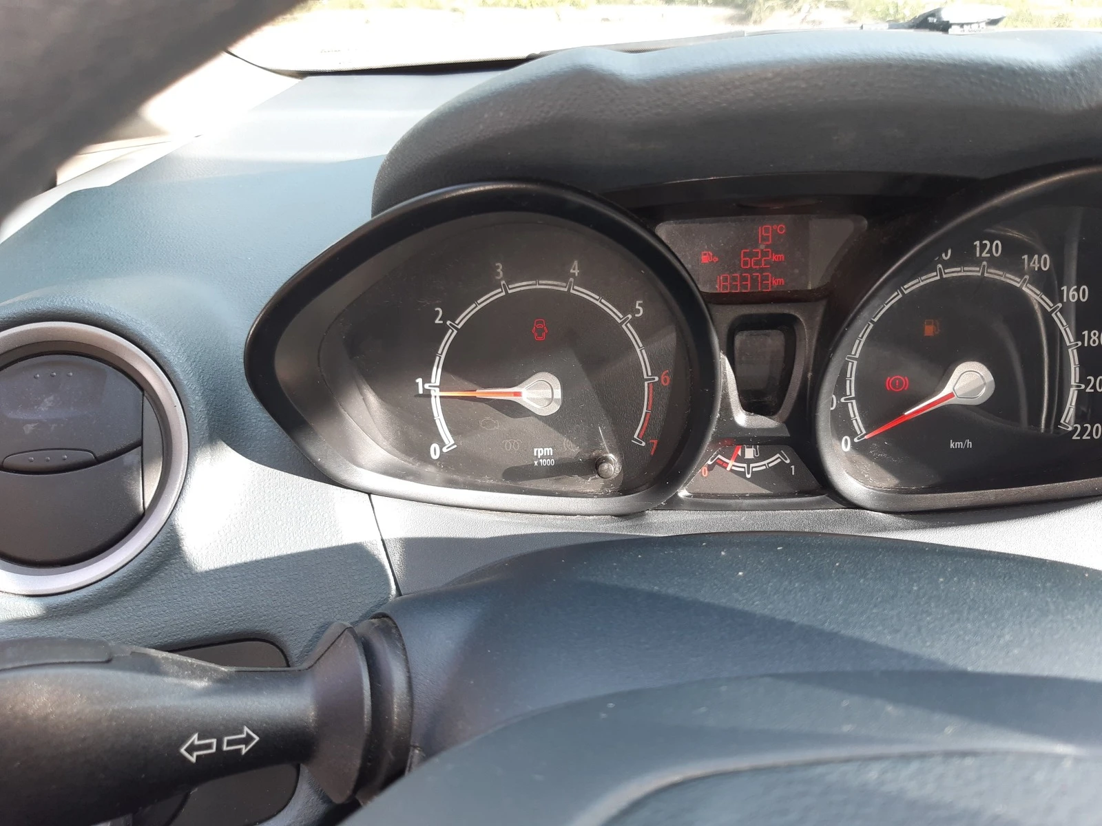 Ford Fiesta 1.25i  | Mobile.bg — изображение 11