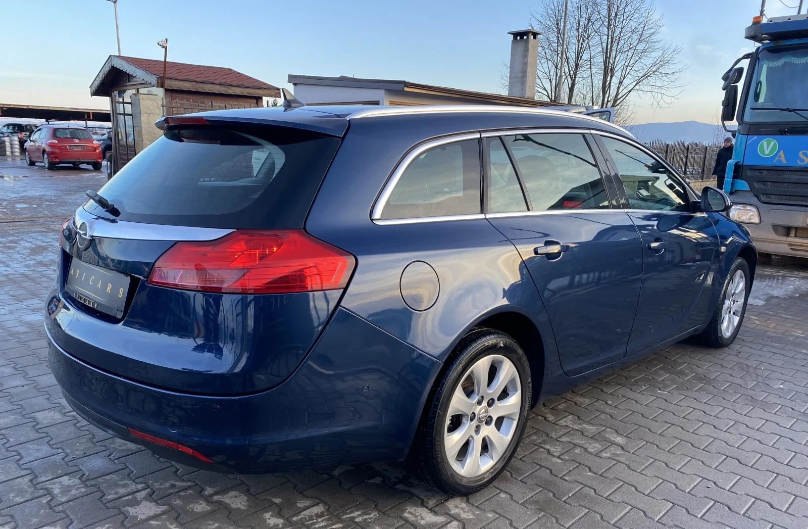 Opel Insignia 2.0D AUTOMATIC EURO 5A - изображение 5