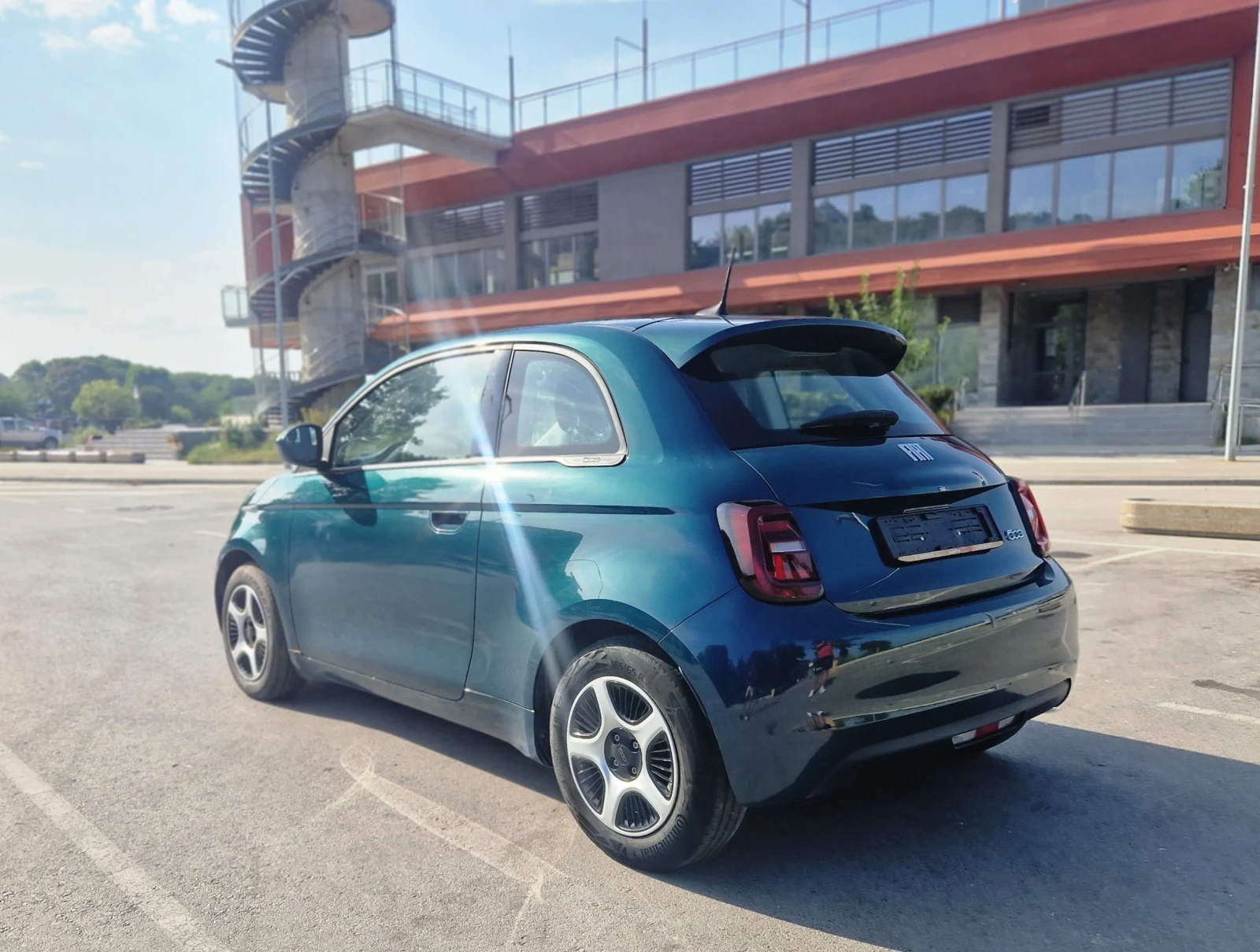 Fiat 500 500e 42kWh Passion Edition - изображение 5