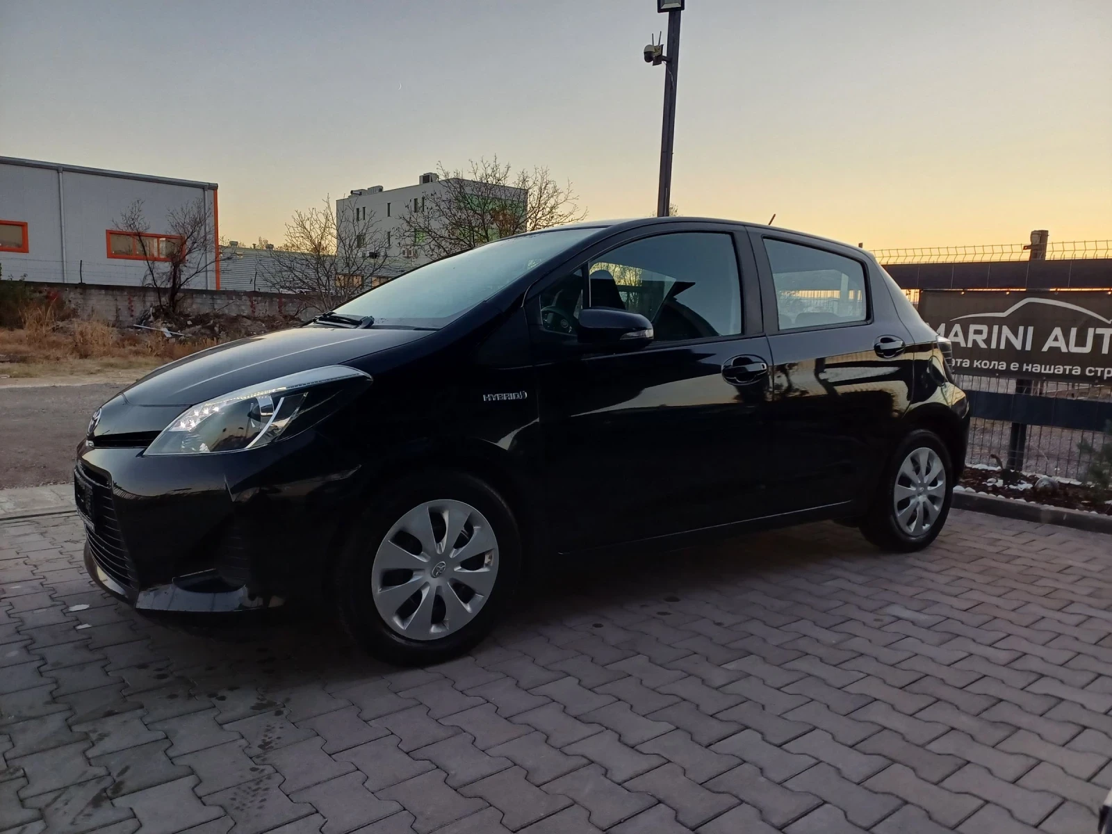 Toyota Yaris 1.5Hybrid* * kamera  - изображение 4