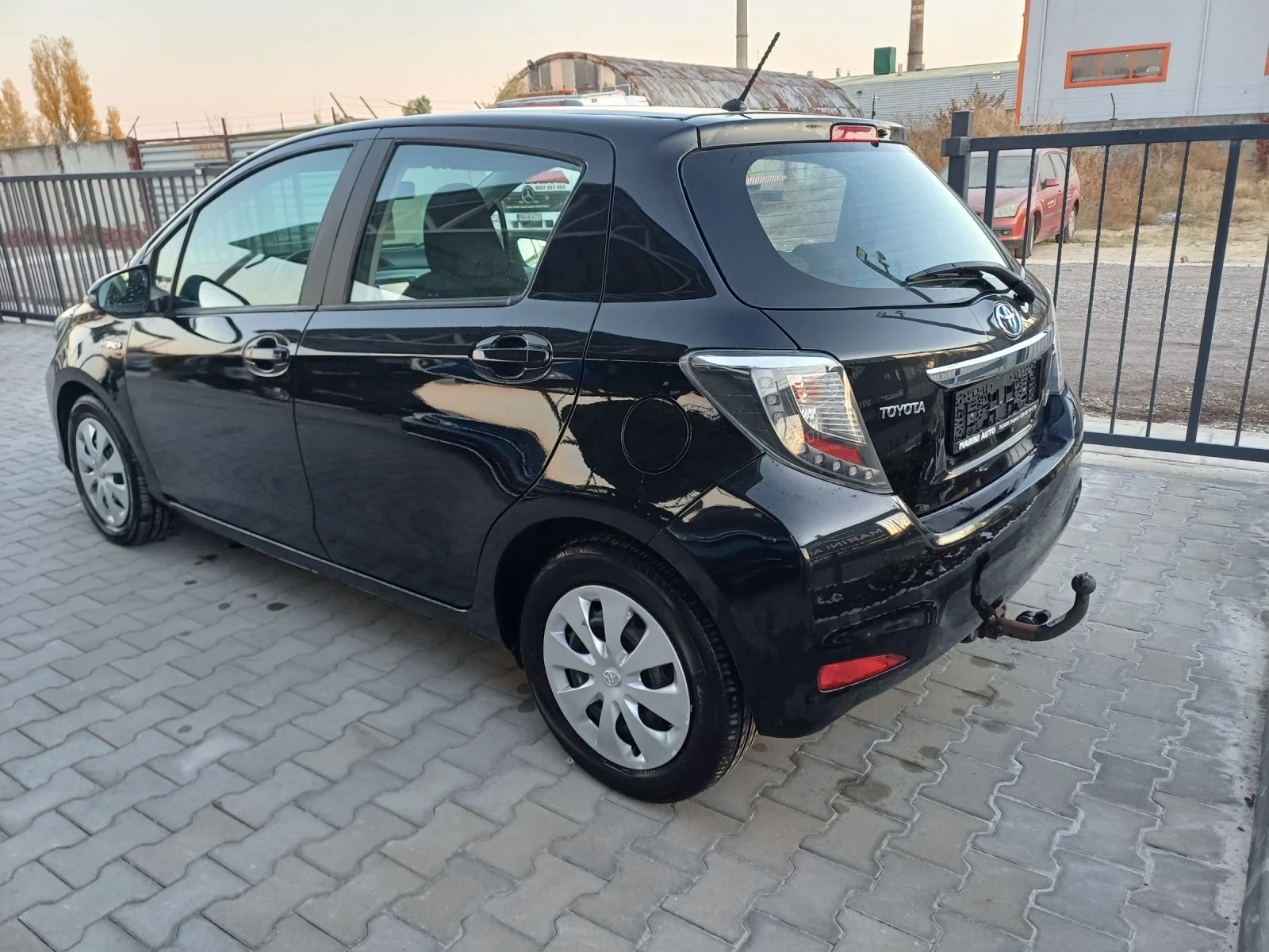 Toyota Yaris 1.5Hybrid* * kamera  - изображение 5