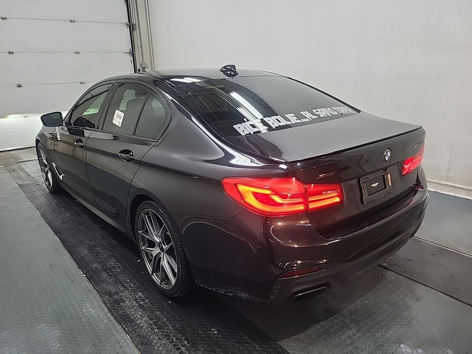 BMW 550 I xDrive* ЦЕНА ДО БЪЛГАРИЯ * (CARFAX)* АВТО КРЕДИТ - изображение 6