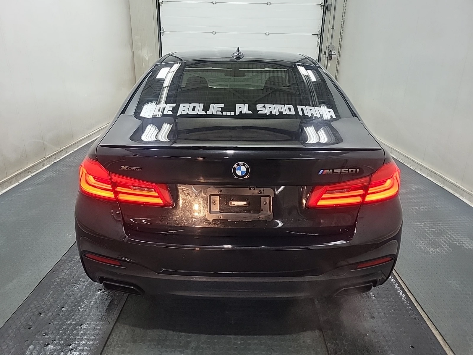 BMW 550 I xDrive* ЦЕНА ДО БЪЛГАРИЯ * (CARFAX)* АВТО КРЕДИТ - изображение 4