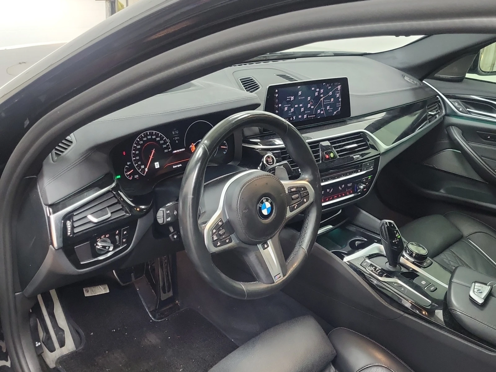 BMW 550 I xDrive* ЦЕНА ДО БЪЛГАРИЯ * (CARFAX)* АВТО КРЕДИТ - изображение 7
