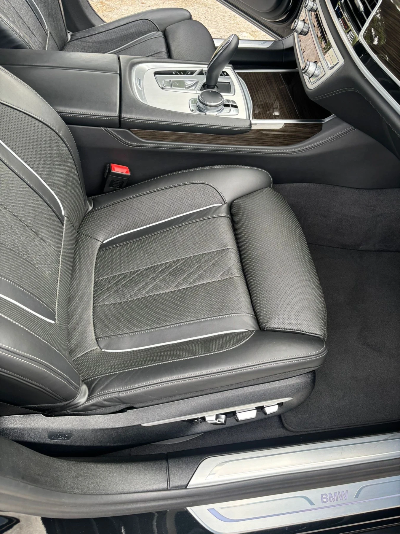 BMW 750 CarbonCore xDrive HUD | Mobile.bg   13