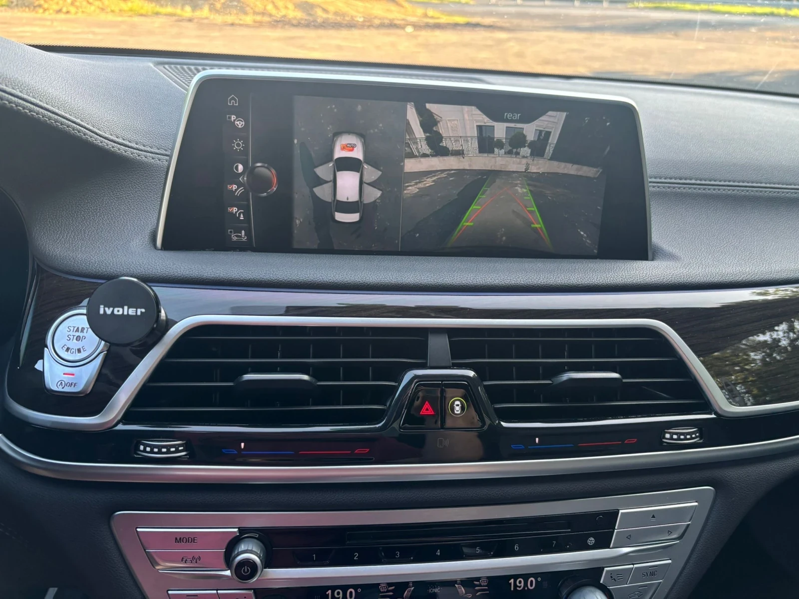 BMW 750 CarbonCore xDrive HUD - изображение 10