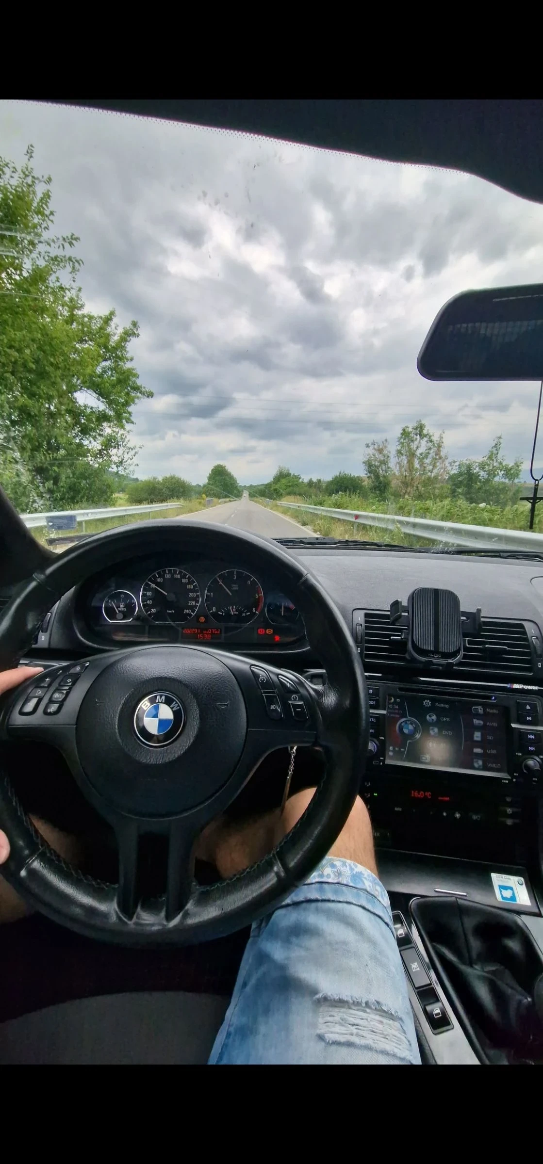 BMW 320  - изображение 7