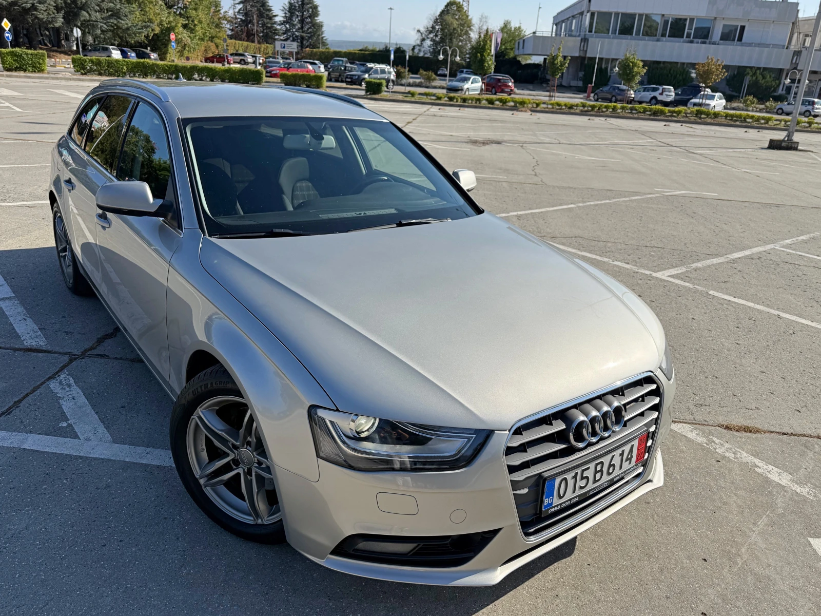 Audi A4 2.0///177к.с///Distronic////LED///XENON/// - изображение 2