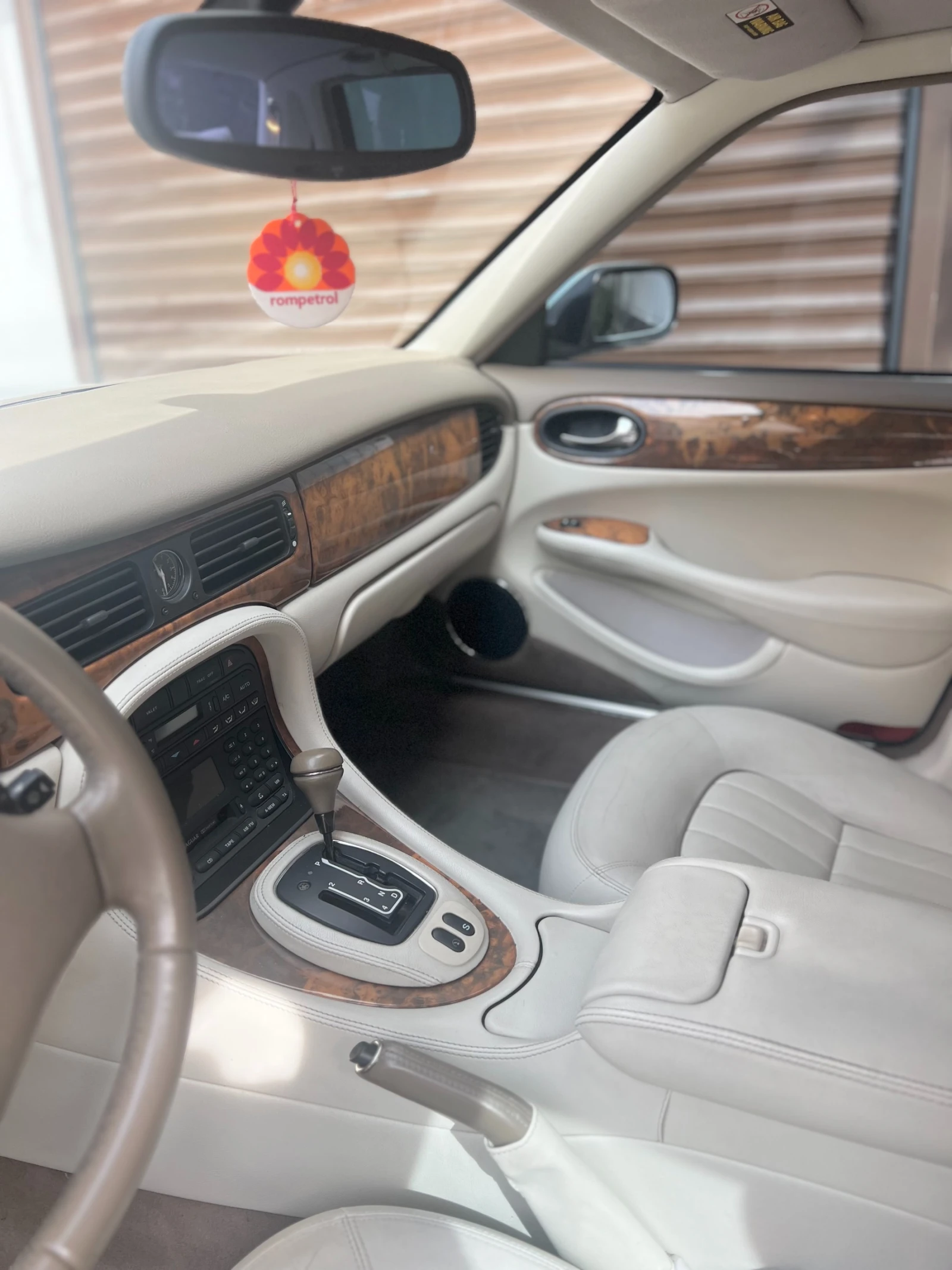 Jaguar Xj, снимка 10 - Автомобили и джипове - 54038480