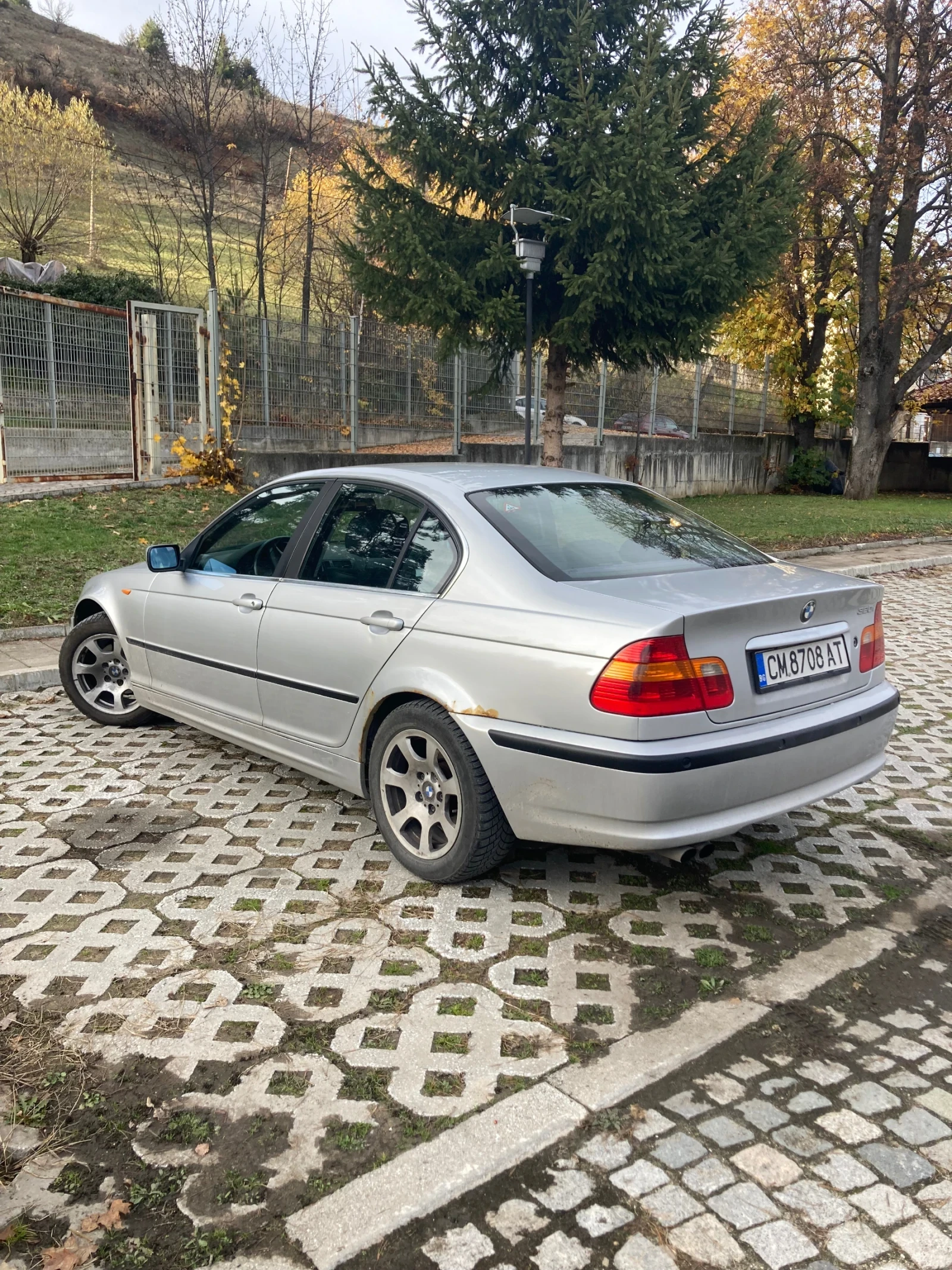 BMW 320  - изображение 9