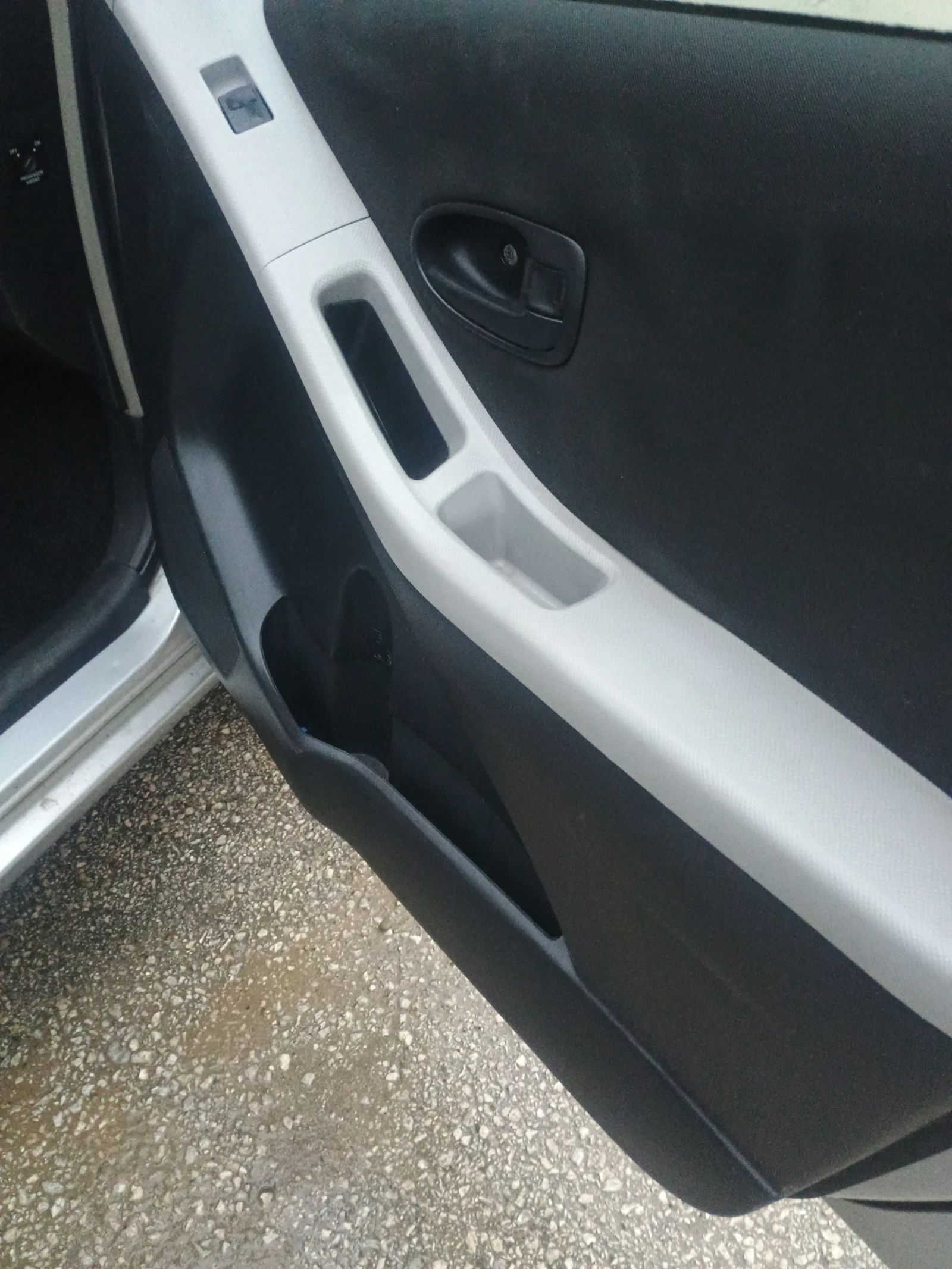 Toyota Yaris 1.3 VVT-I + Газ - изображение 8