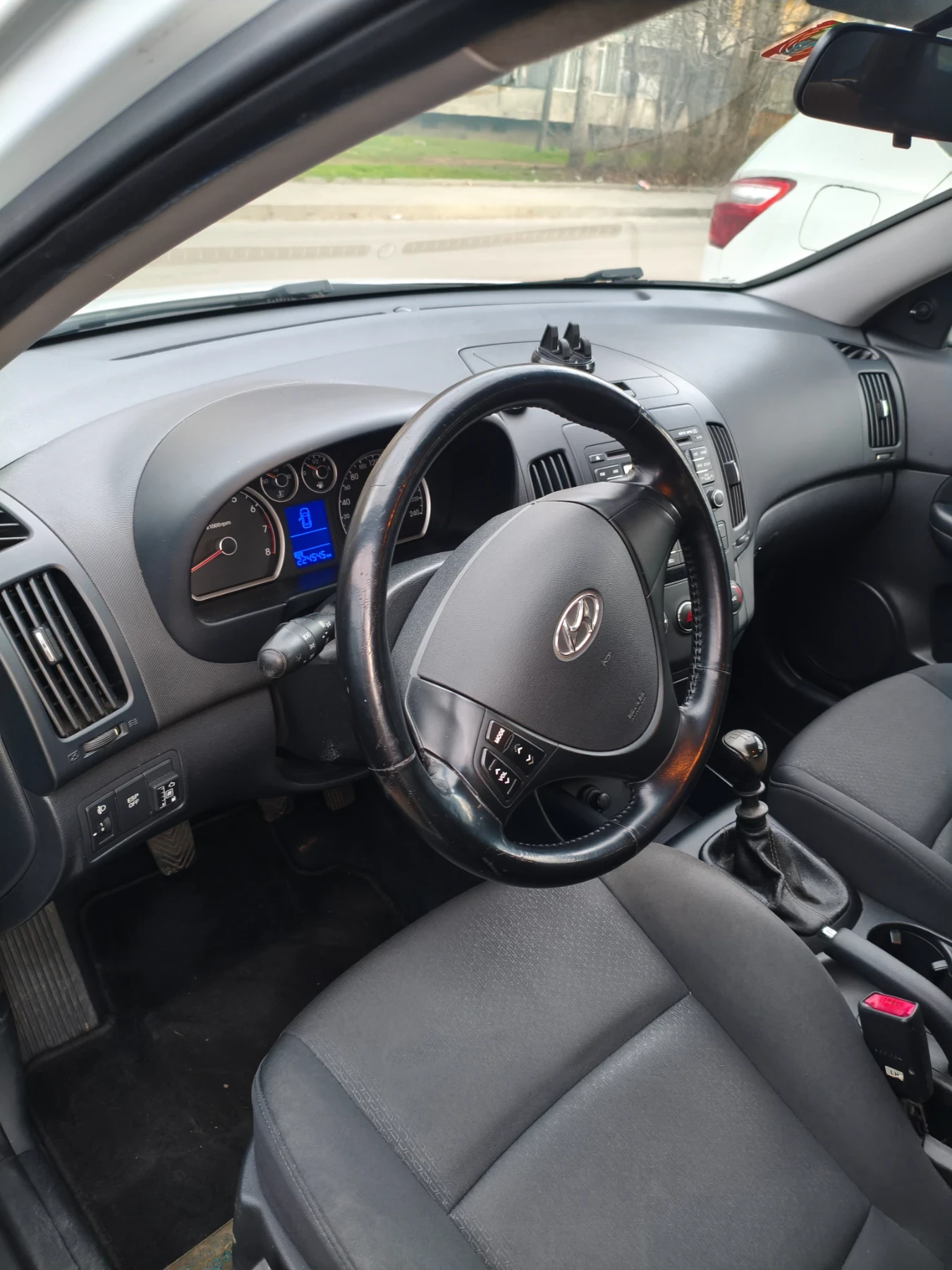 Hyundai I30 Hyundai I30 1.4 Бензин+ Газ, снимка 9 - Автомобили и джипове - 53712756