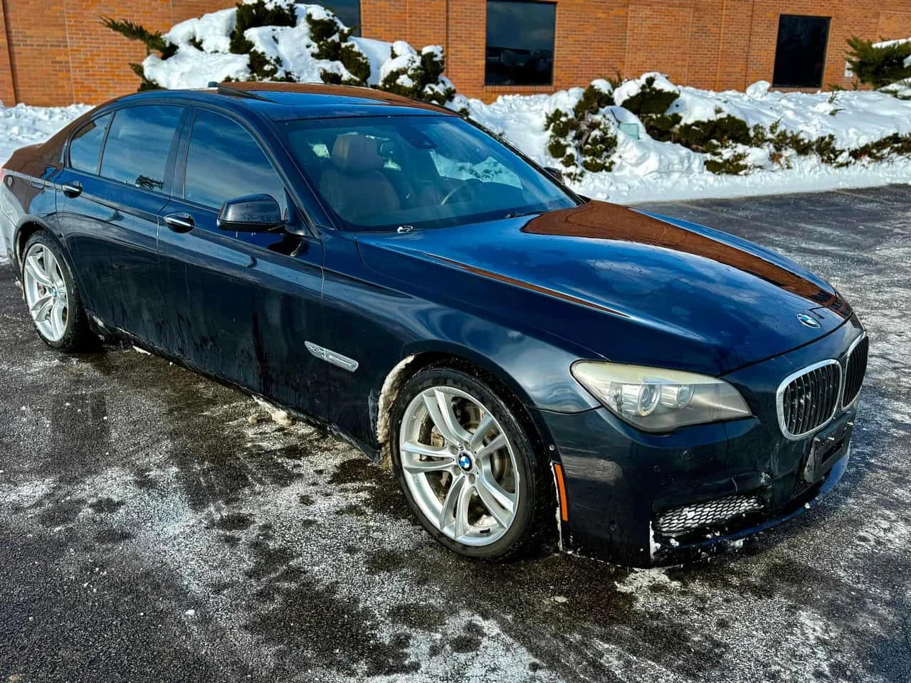 BMW 750 * 4dr Sdn xDrive AWD * CARFAX * ЦЕНА ДО БГ