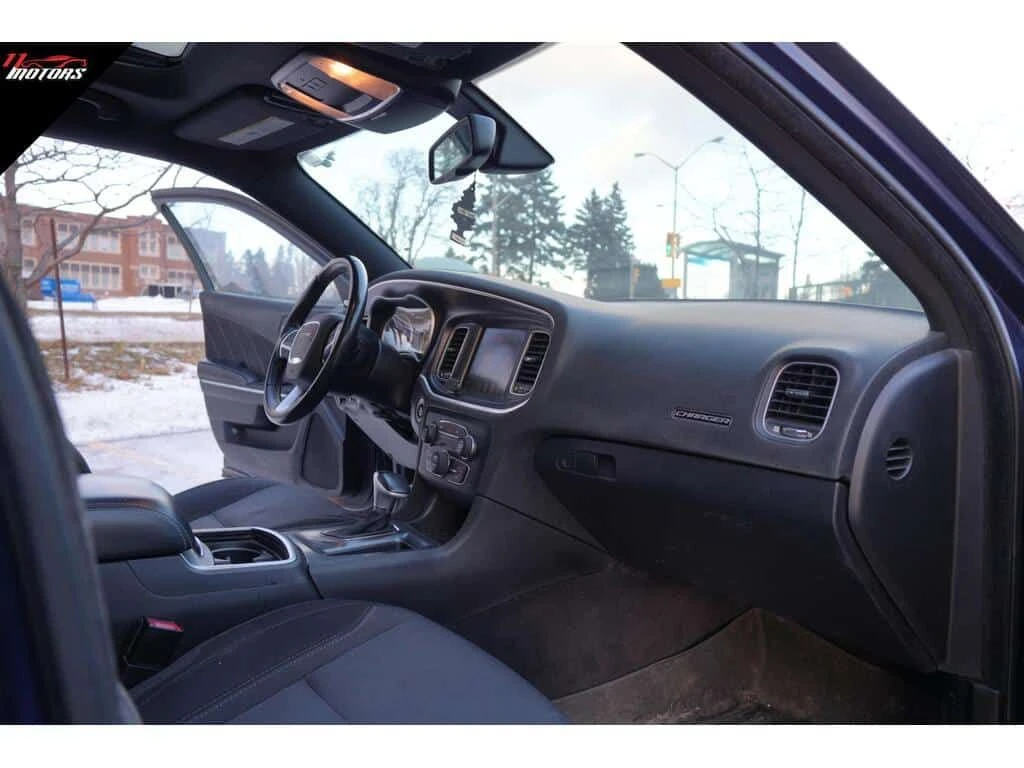 Dodge Charger * 4dr Sdn SXT | NO ACCIDENTS * CARFAX * ЦЕНА ДО БГ, снимка 17 - Автомобили и джипове - 53862909