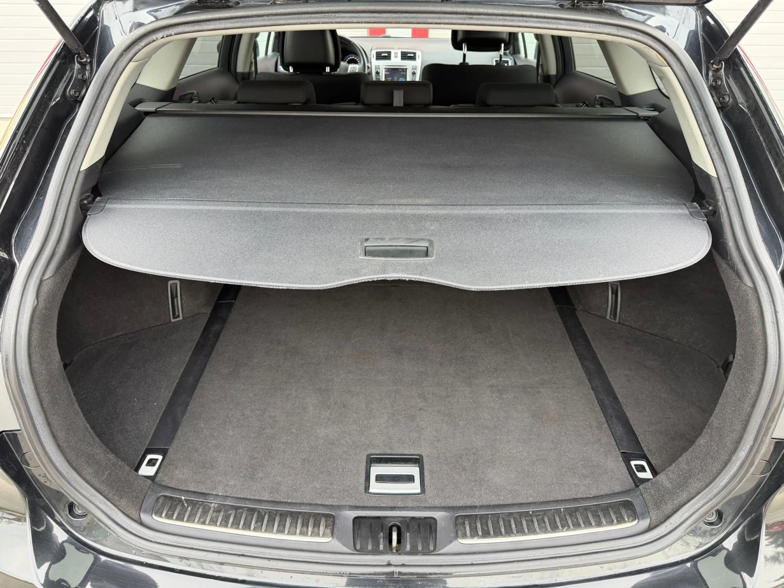 Toyota Avensis 2.0D-4D NAVI KLIMATRONIK 6-СКОРОСТИ EVRO 6B ЛИЗИНГ, снимка 11 - Автомобили и джипове - 54221601