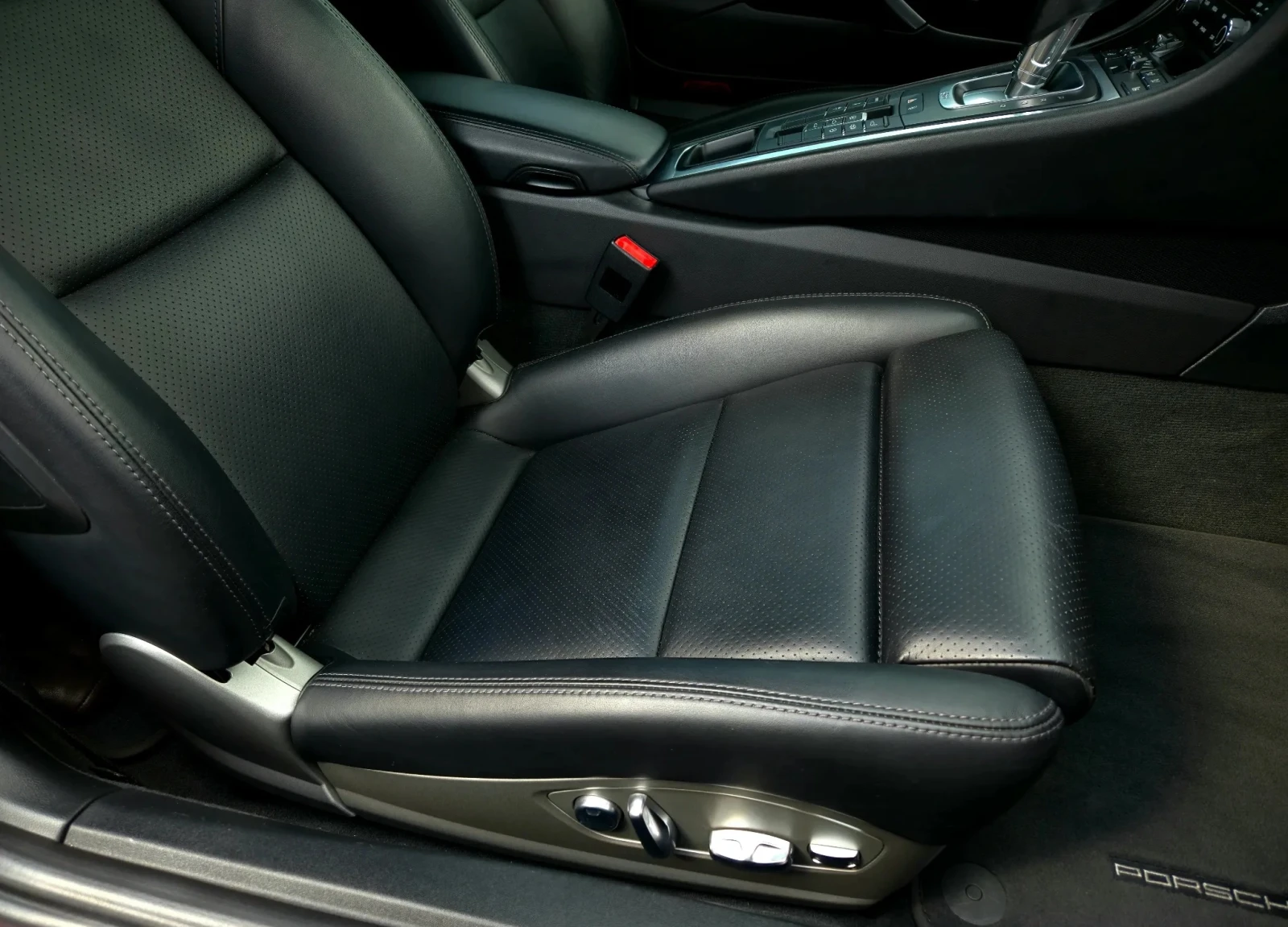 Porsche 911 Carrera 4S PDK, снимка 9 - Автомобили и джипове - 54327935