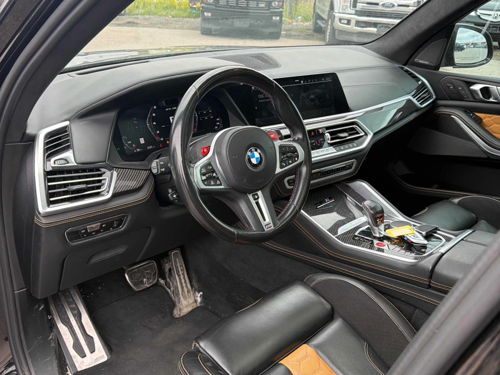 BMW X5M COMPETITION * МАСАЖИ * SKY LOUNGE * HARMAN KARDON, снимка 6 - Автомобили и джипове - 54641964