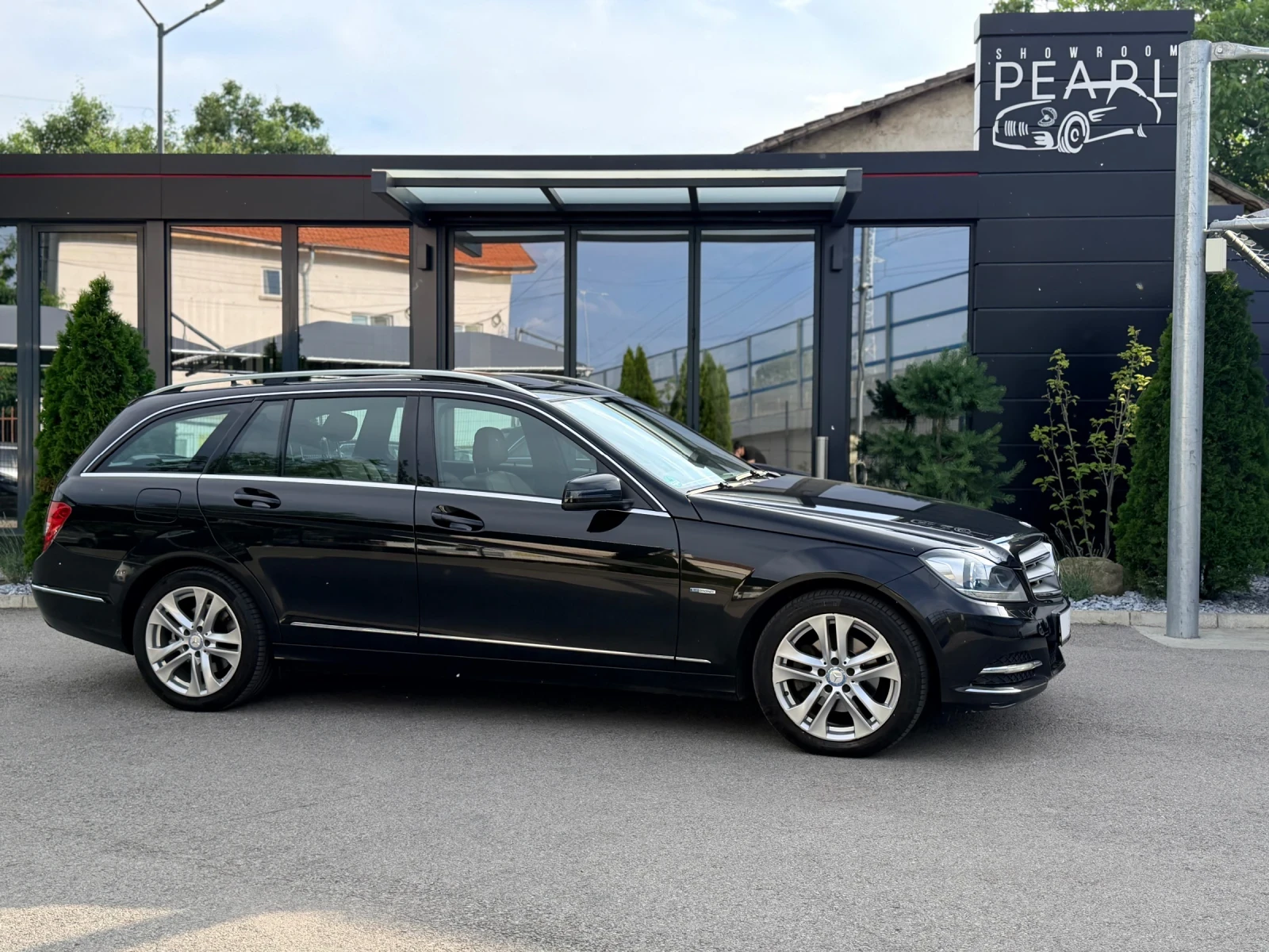 Mercedes-Benz C 220 CDI Avantgarde Facelift PANO Обдухване Distronic, снимка 4 - Автомобили и джипове - 54857706