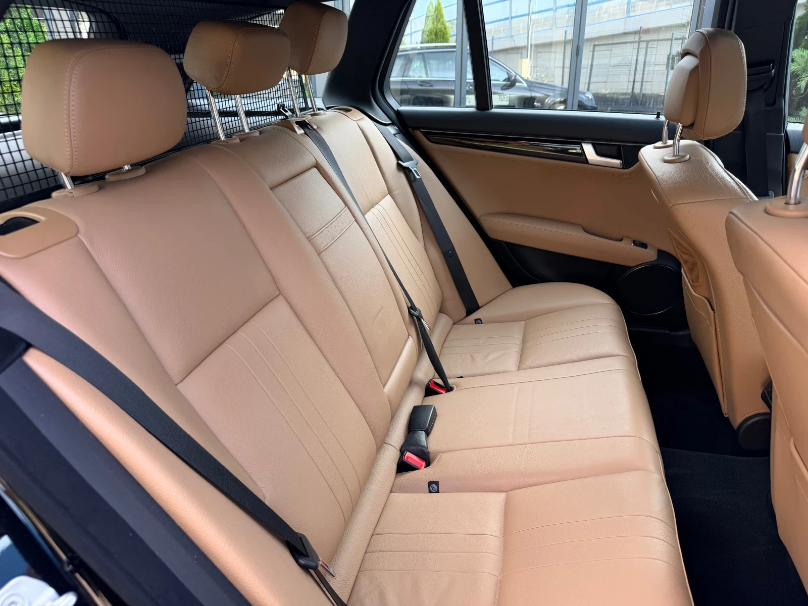 Mercedes-Benz C 220 CDI Avantgarde Facelift PANO Обдухване Distronic, снимка 17 - Автомобили и джипове - 54857706