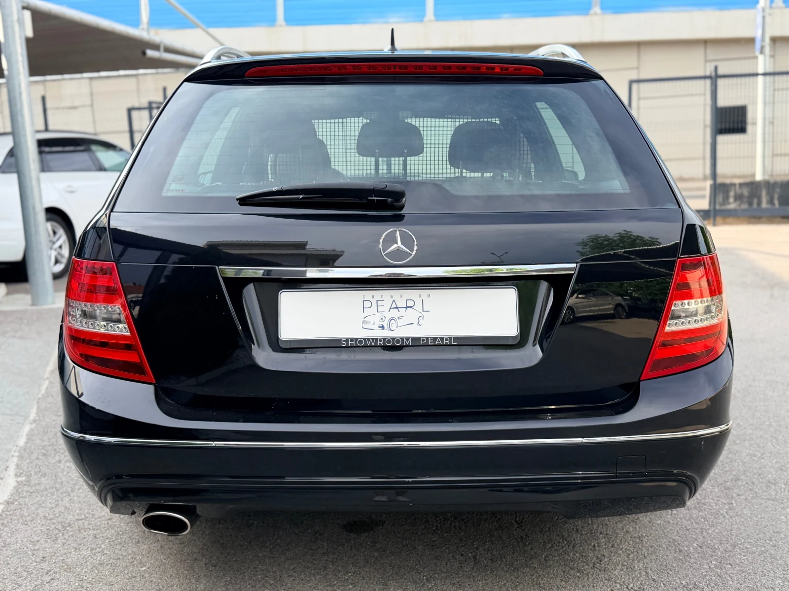 Mercedes-Benz C 220 CDI Avantgarde Facelift PANO Обдухване Distronic, снимка 6 - Автомобили и джипове - 54857706