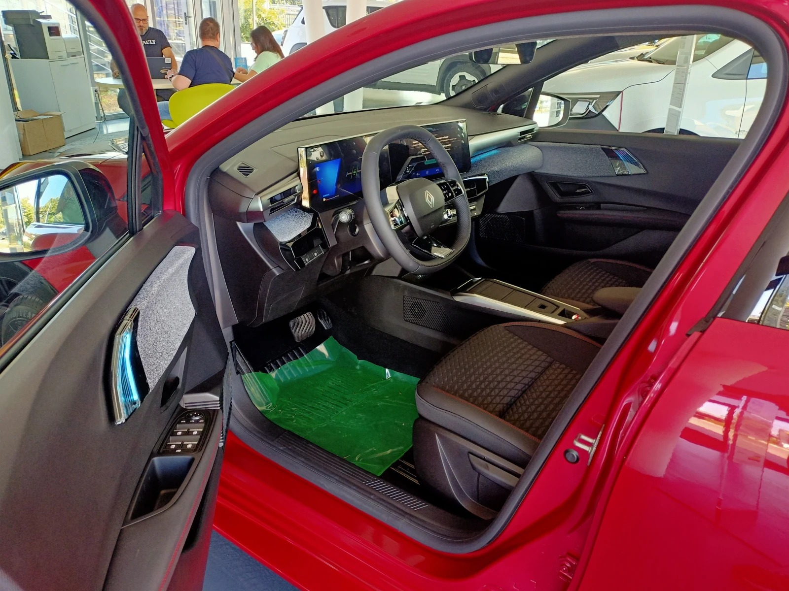 Renault Clio 2900Евро за получаване, 1.8 e-tech full hybrid, снимка 6 - Автомобили и джипове - 55006335