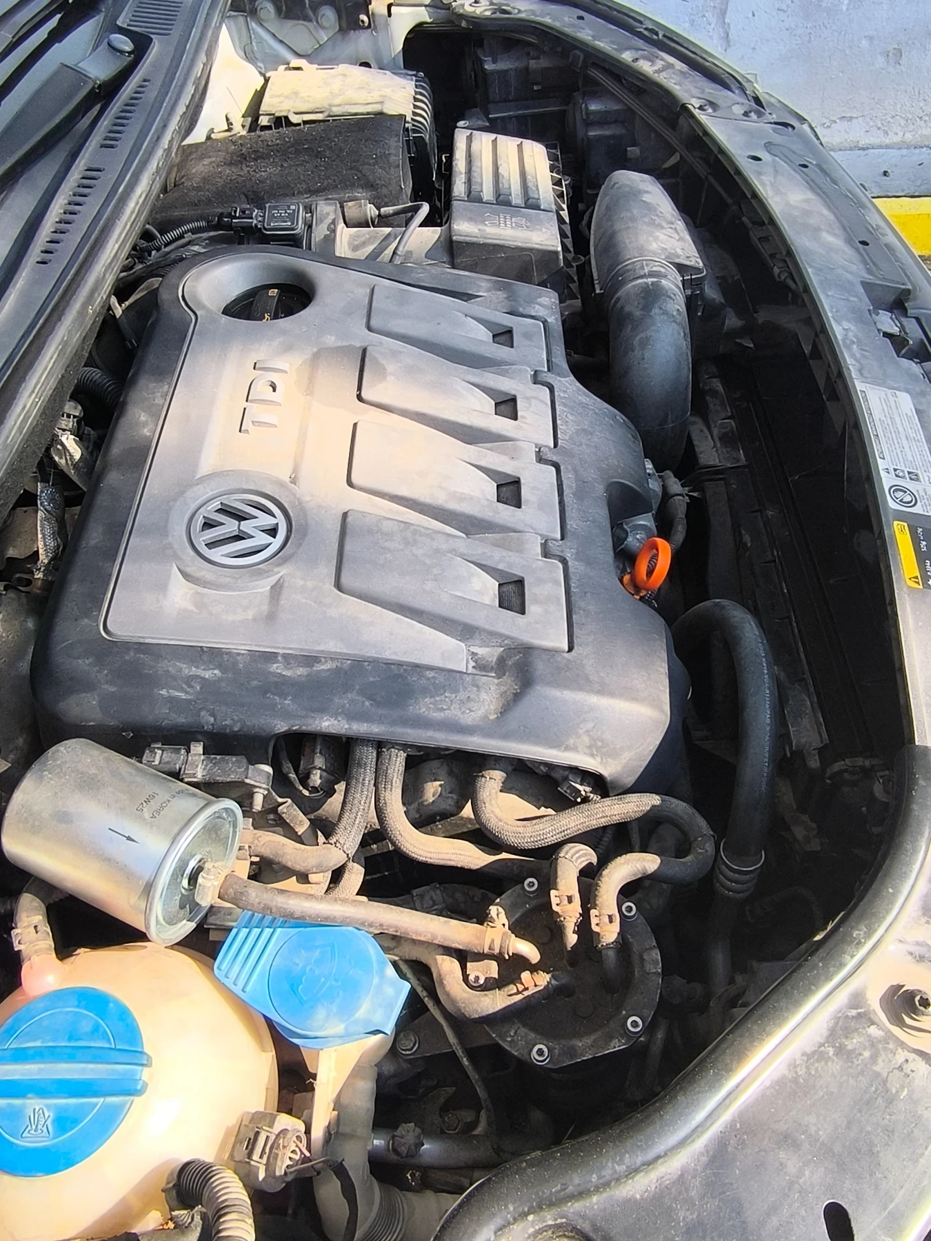 VW Touran, снимка 12 - Автомобили и джипове - 55624756