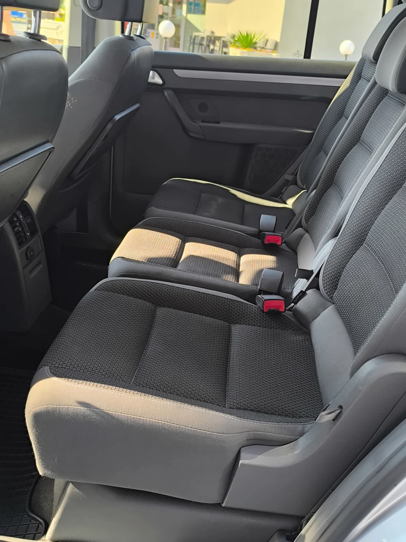 VW Touran, снимка 10 - Автомобили и джипове - 55624756