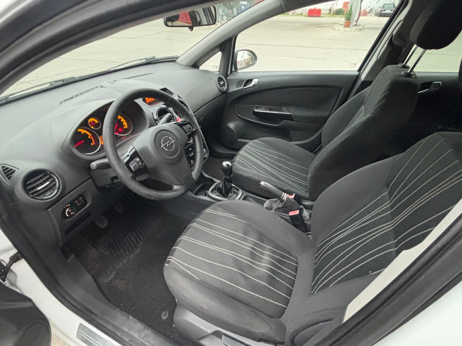Opel Corsa, снимка 10 - Автомобили и джипове - 56288750
