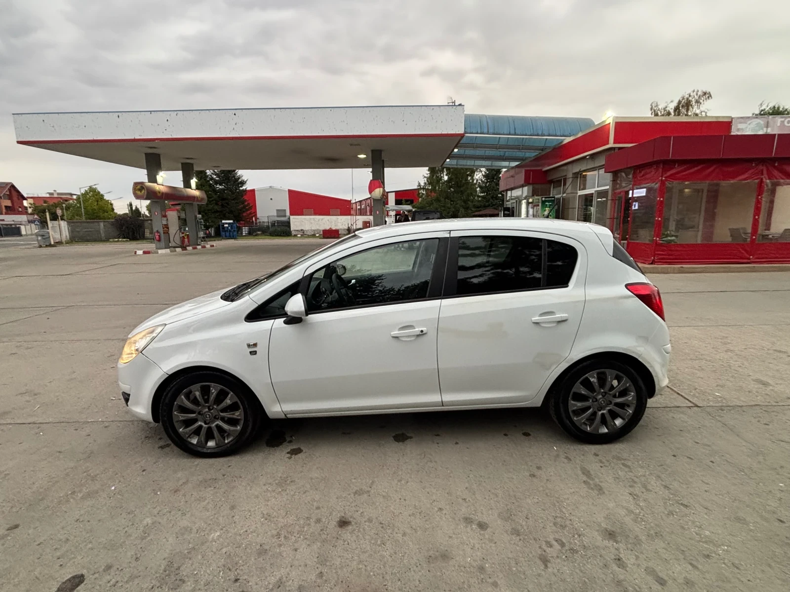 Opel Corsa, снимка 2 - Автомобили и джипове - 56288750