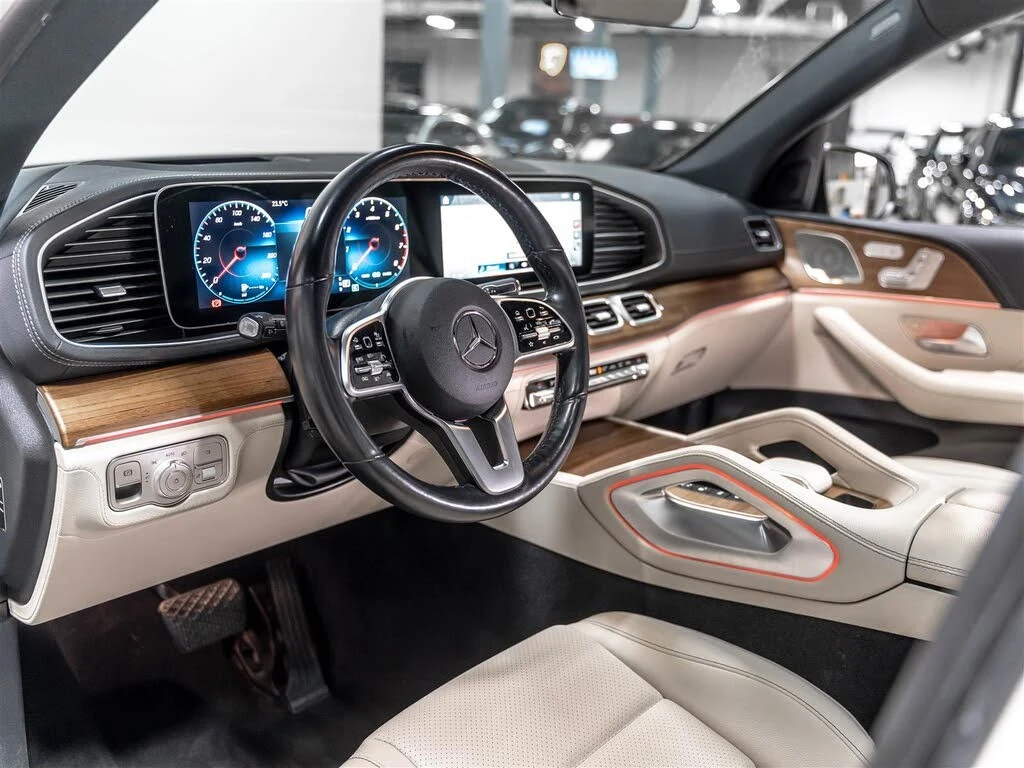 Mercedes-Benz GLE 450 MANUFAKTUR| Night Package| 7-PASS| HUD| 360, снимка 5 - Автомобили и джипове - 56330921