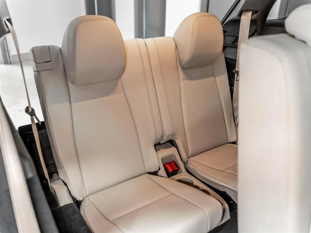 Mercedes-Benz GLE 450 MANUFAKTUR| Night Package| 7-PASS| HUD| 360, снимка 12 - Автомобили и джипове - 56330921