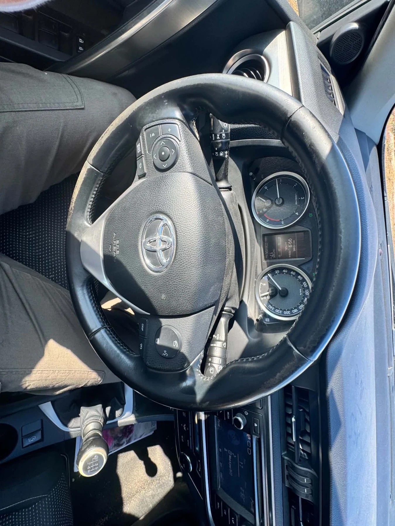 Toyota Auris 2.0 D4D 124 sport dynamic | Mobile.bg � ����������� 10