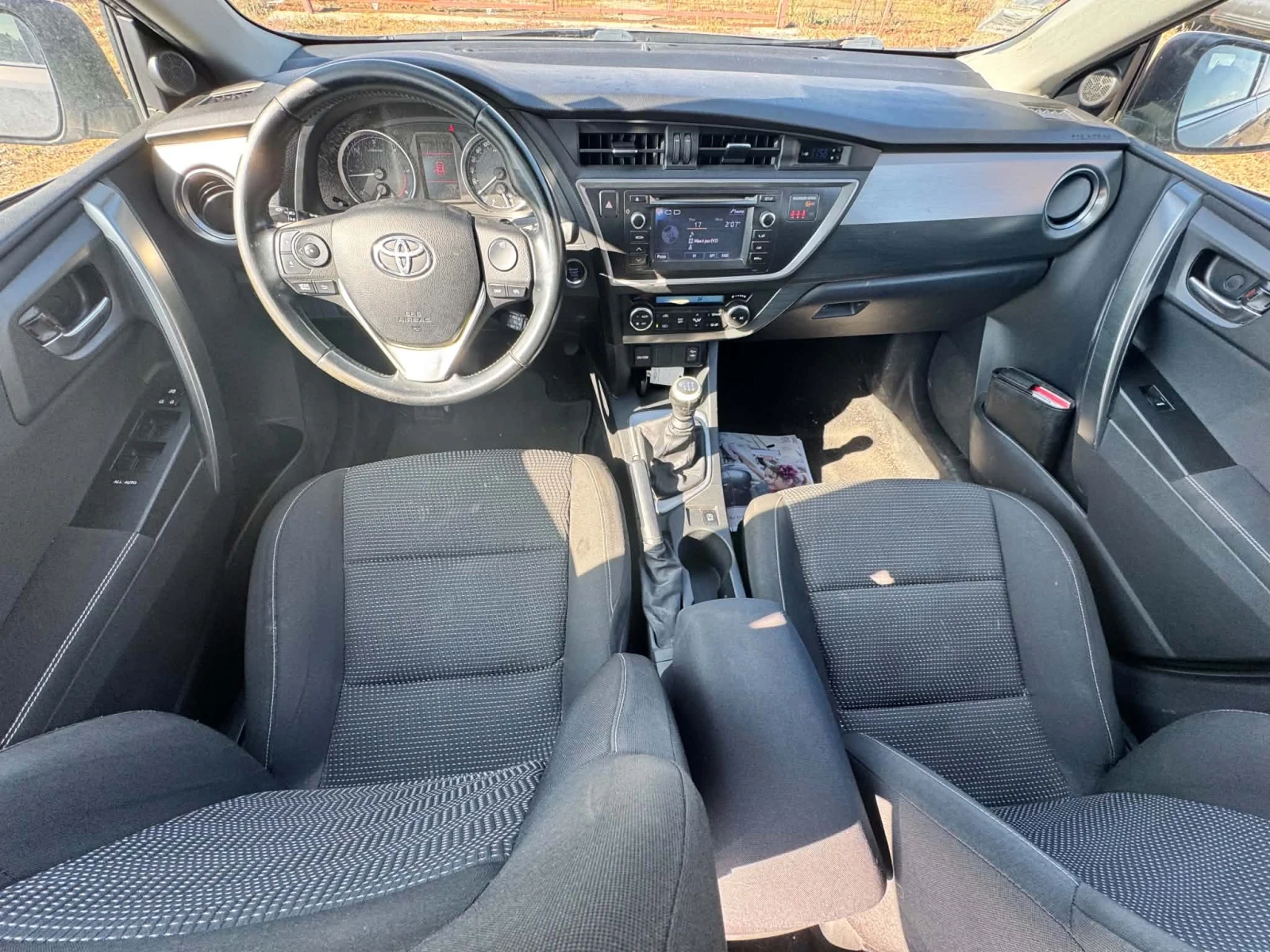 Toyota Auris 2.0 D4D 124 sport dynamic | Mobile.bg � ����������� 11