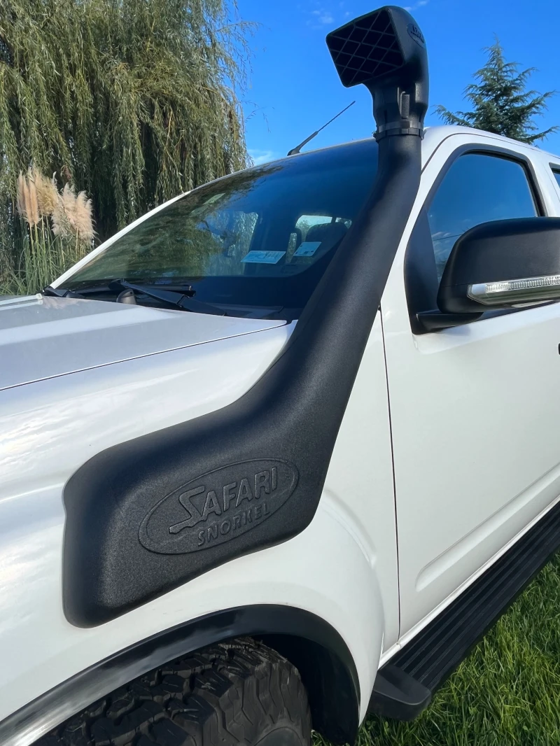 Nissan Navara, снимка 12 - Автомобили и джипове - 52133724