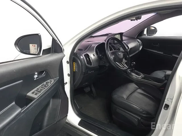 Kia Sportage Diesel 2WD, снимка 7 - Автомобили и джипове - 55682088
