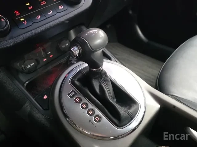 Kia Sportage Diesel 2WD, снимка 6 - Автомобили и джипове - 55682088