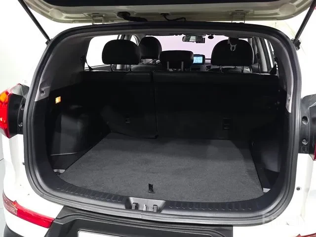 Kia Sportage Diesel 2WD, снимка 15 - Автомобили и джипове - 55682088