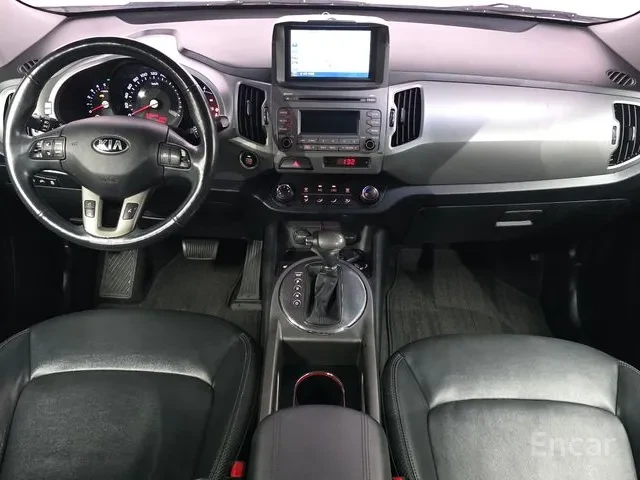 Kia Sportage Diesel 2WD, снимка 4 - Автомобили и джипове - 55682088