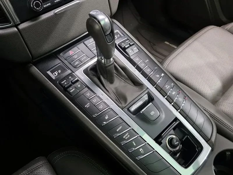 Porsche Macan, снимка 9 - Автомобили и джипове - 56711649